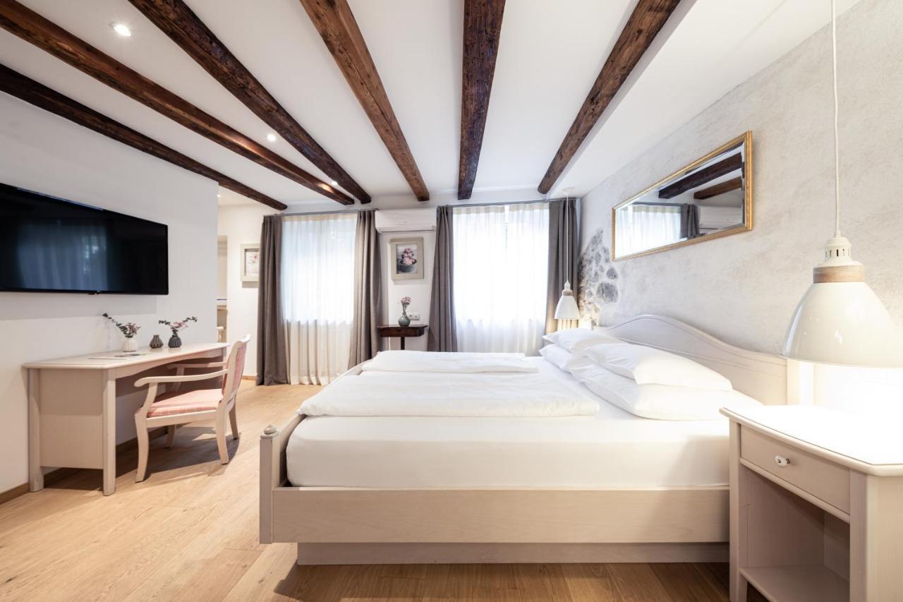 Boutique Hotel Zum Rosenbaum Nalles Exterior photo
